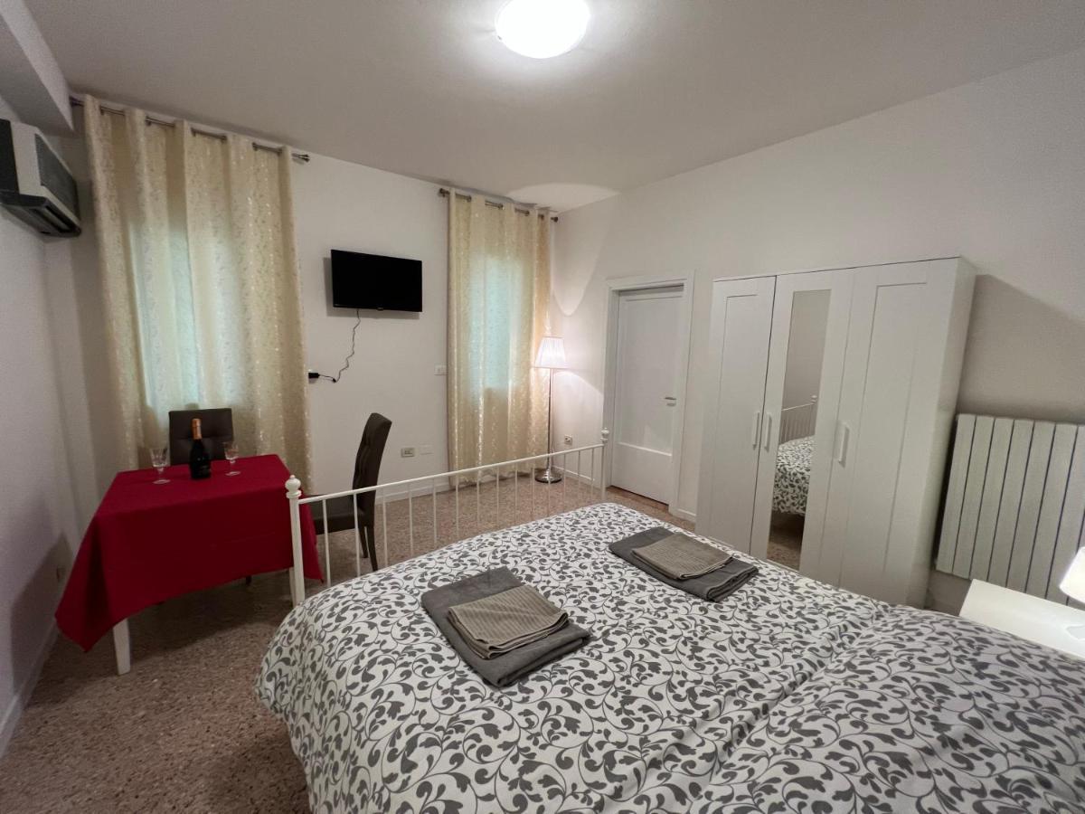 Casa Roma Rooms& Apartmens Padova Eksteriør billede