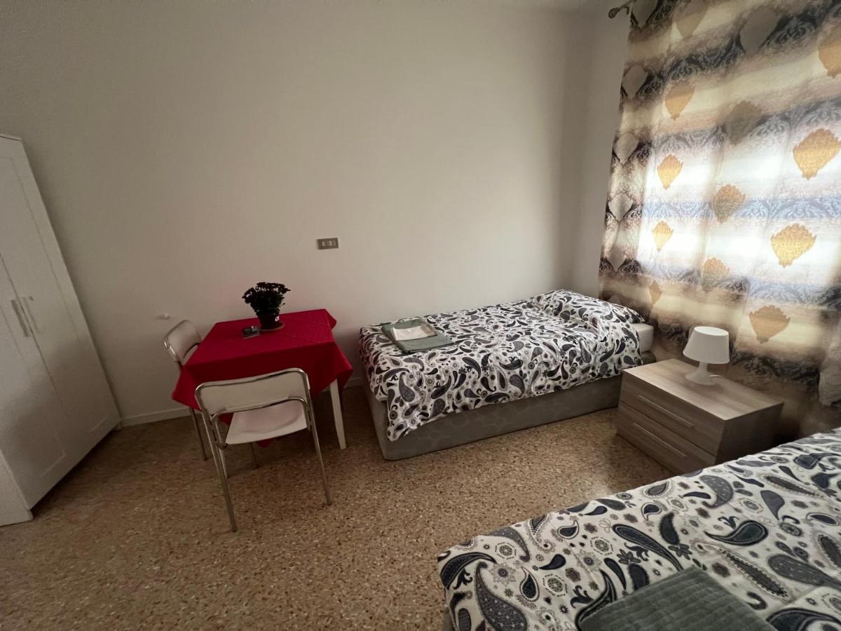 Casa Roma Rooms& Apartmens Padova Eksteriør billede